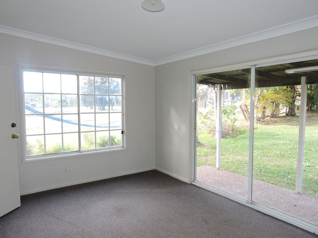 993 The Entrance Road, Forresters Beach - Thumbnail 2