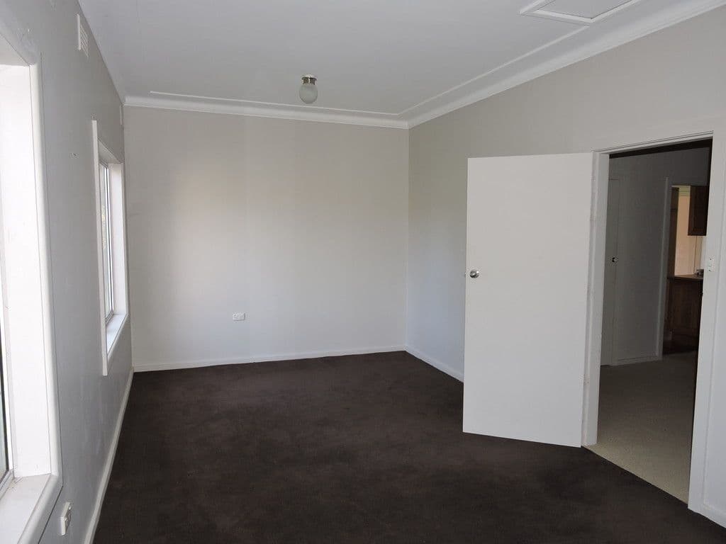 993 The Entrance Road, Forresters Beach - Thumbnail 4