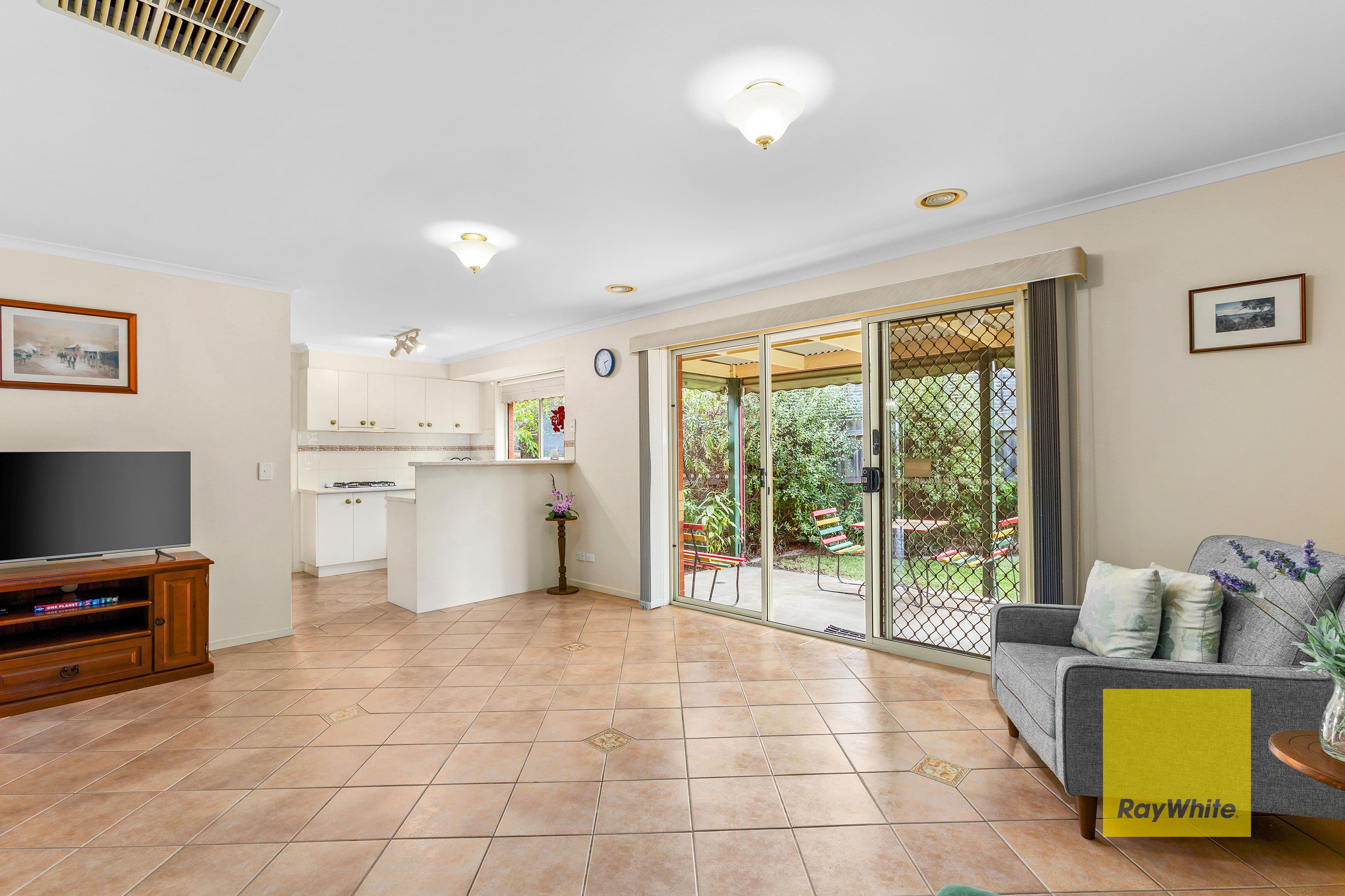 9 Dumfries Court, Highton VIC 3216, Highton - Thumbnail 8
