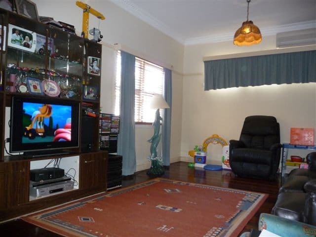 14 Fourth Avenue, HARRISTOWN QLD 4350, Harristown - Thumbnail 5