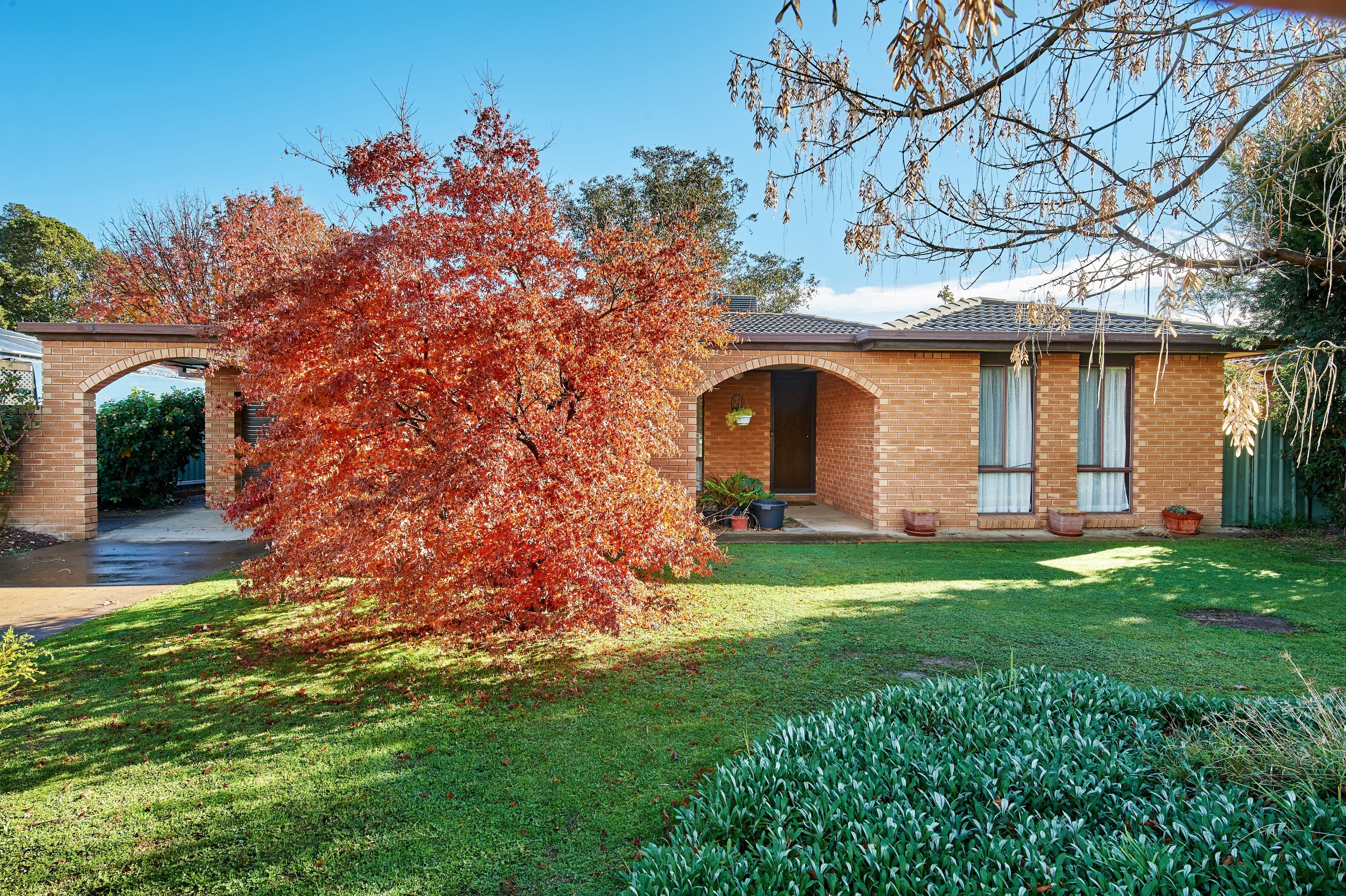 12 Myall Crescent, Lake Albert - Image 1