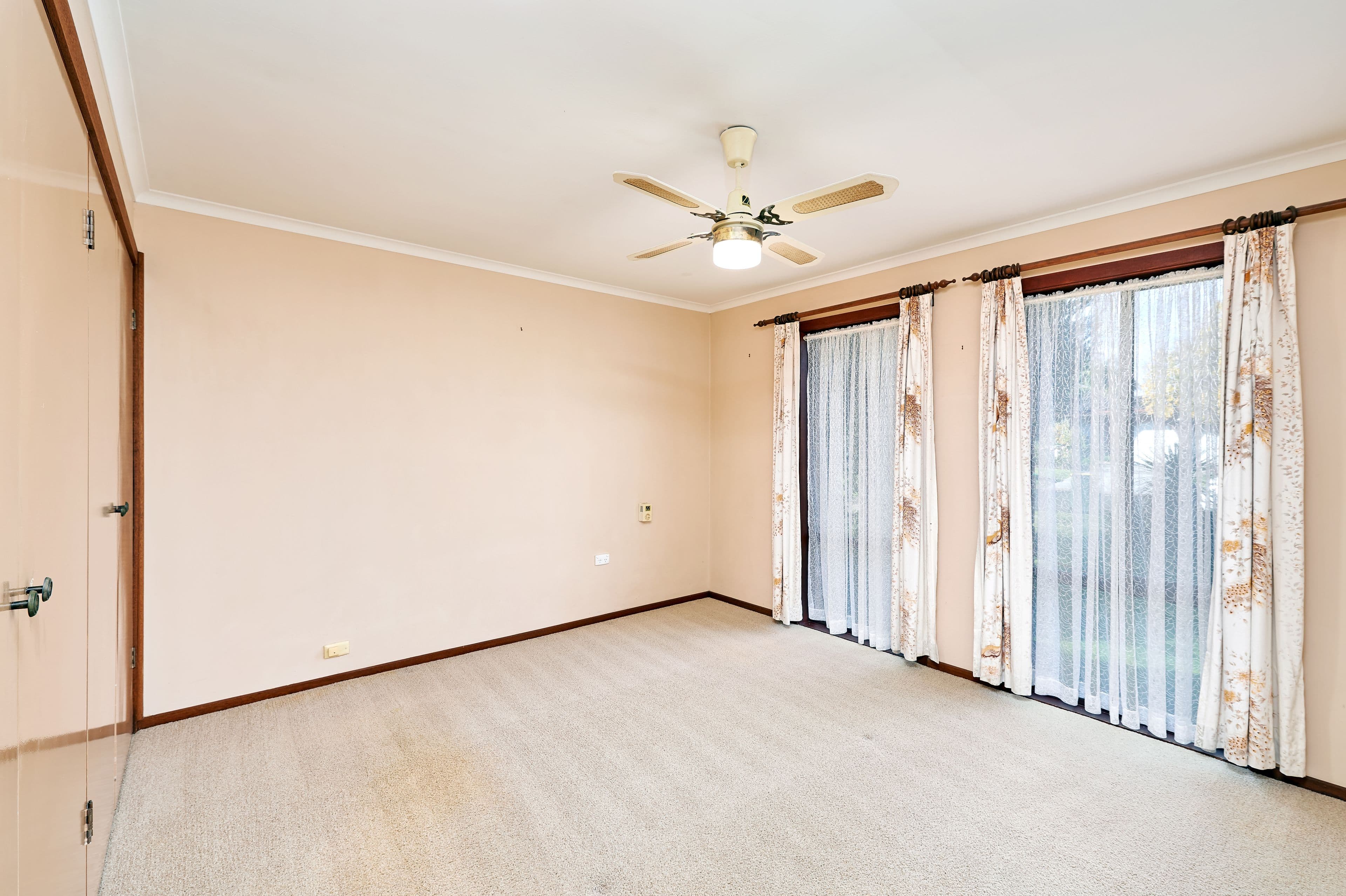 12 Myall Crescent, Lake Albert - Thumbnail 4