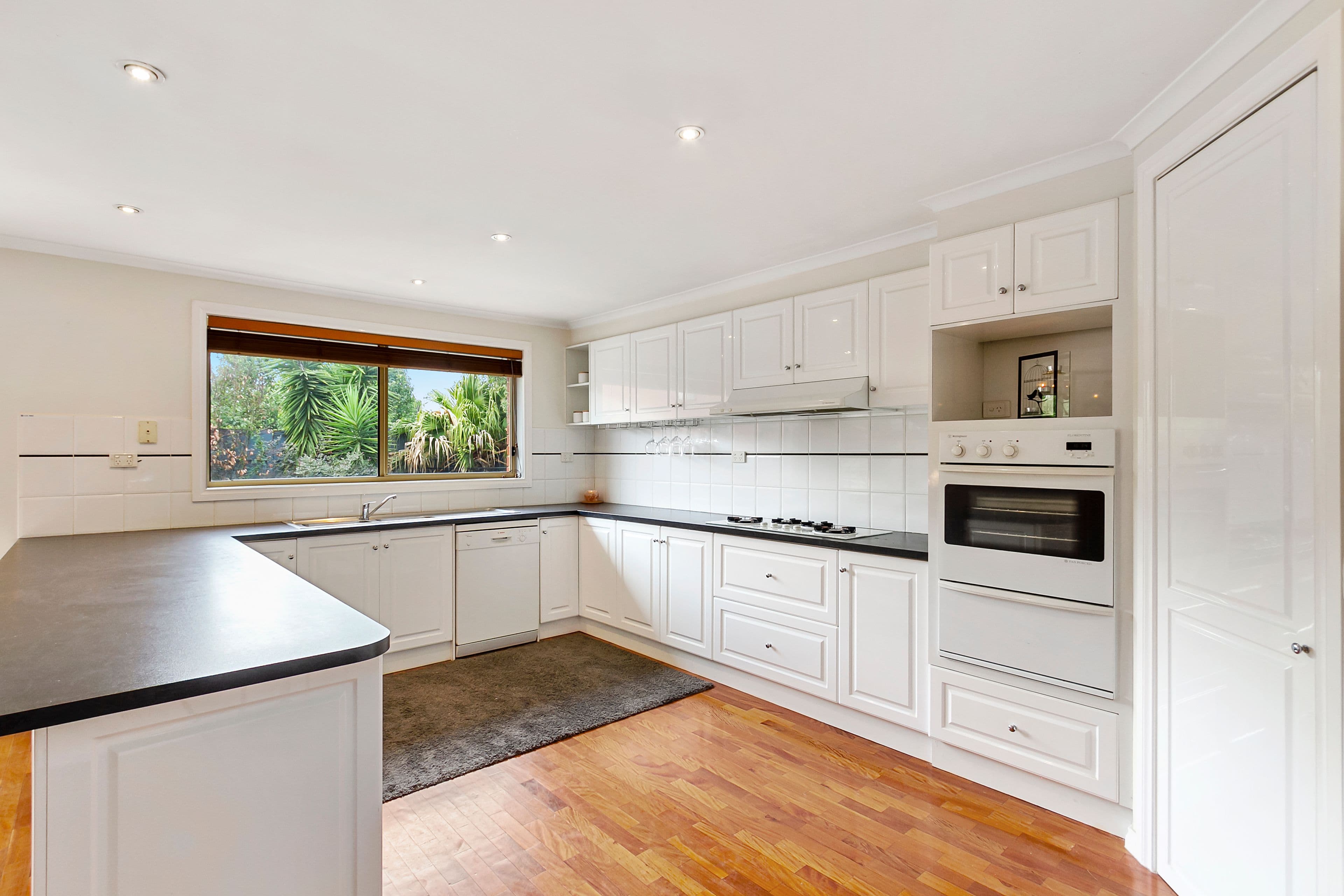 13 MacGregor Court, Rowville VIC 3178, Rowville - Thumbnail 2