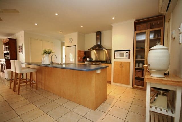 6 Seagrass Place, REDLAND BAY QLD 4165, Redland Bay - Thumbnail 2
