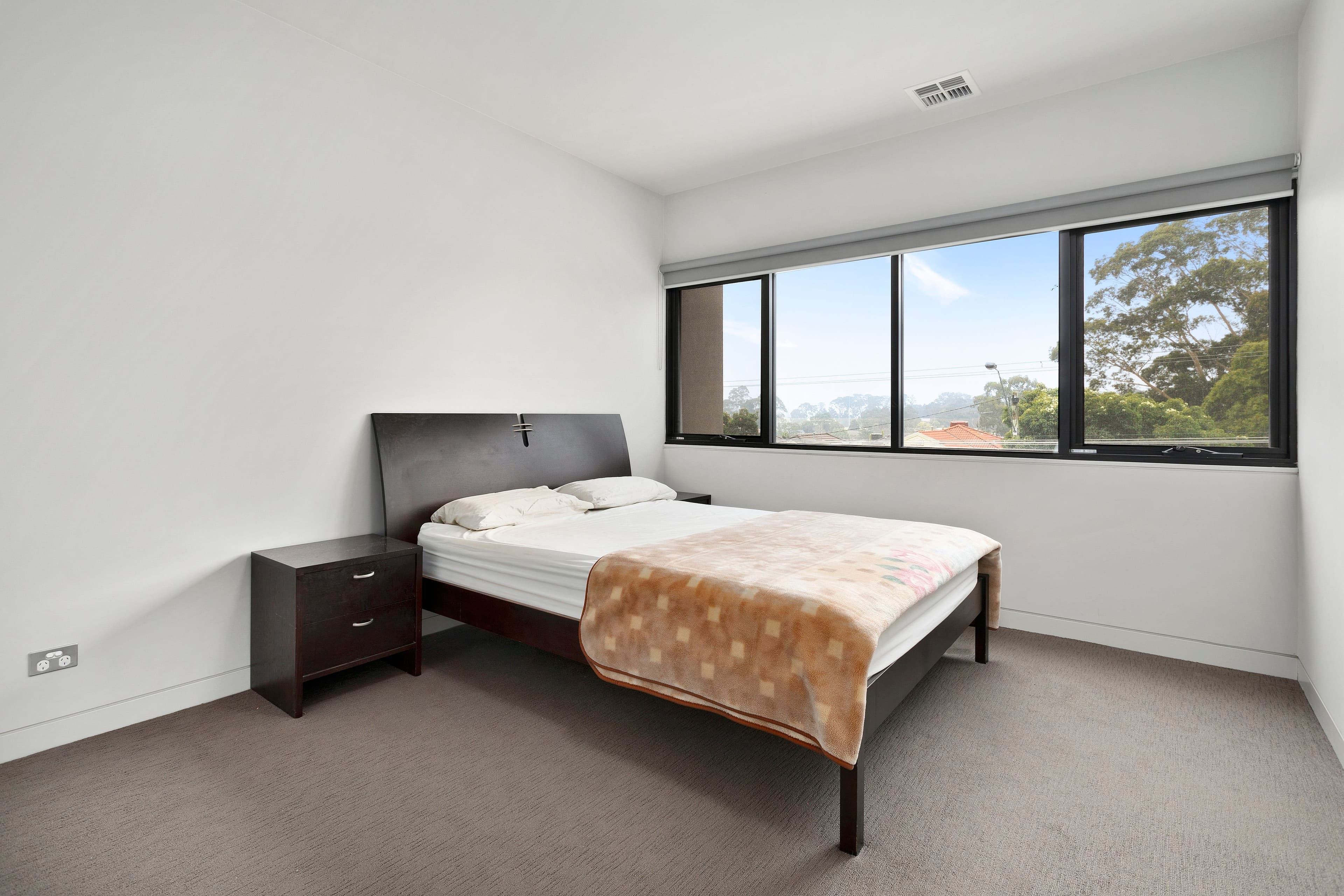 8 George Street, Doncaster East VIC 3109, Doncaster East - Thumbnail 3