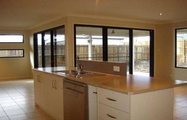 1 Grundy Street, WESTBROOK QLD 4350, Westbrook - Thumbnail 3