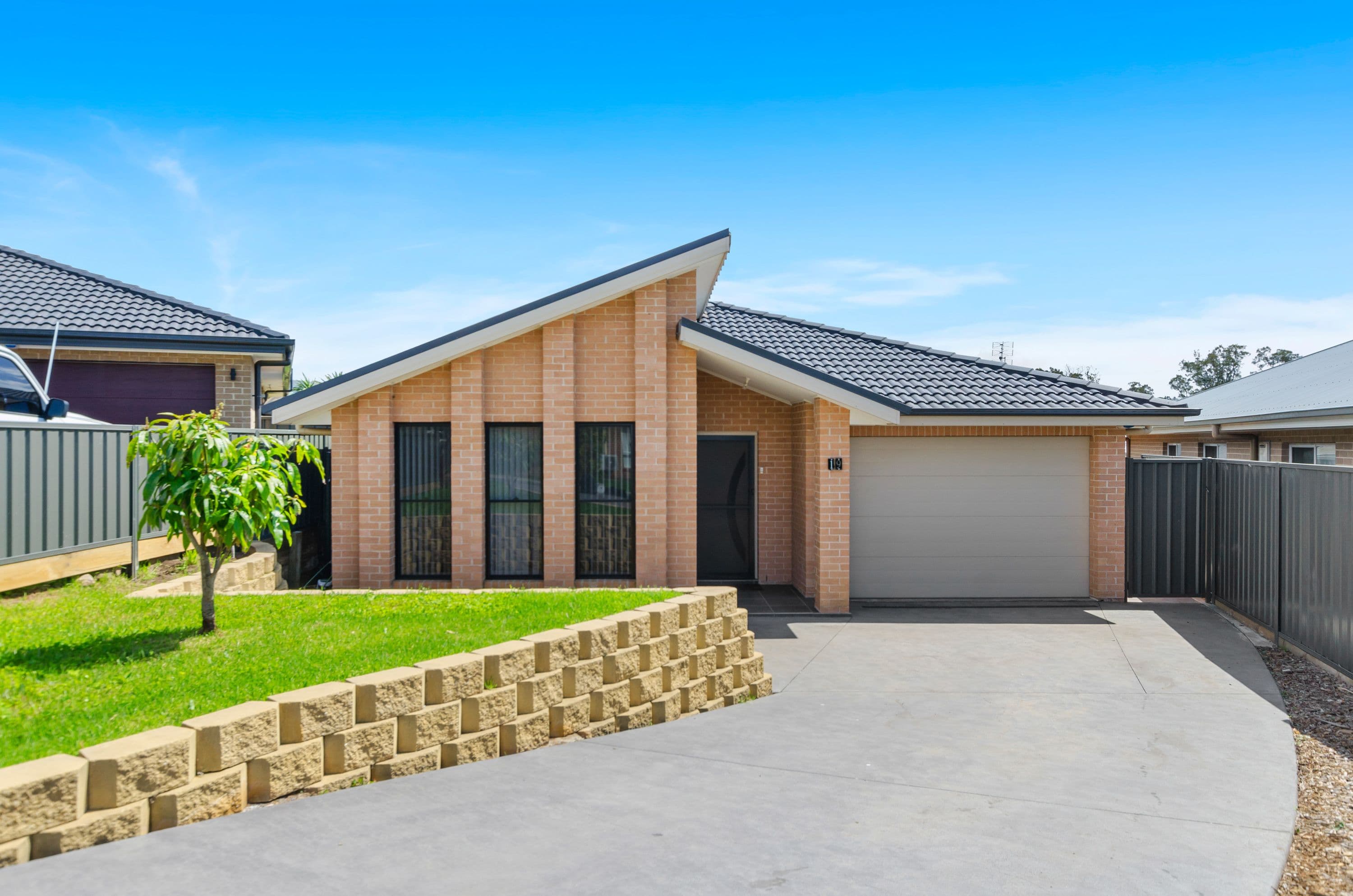 19 Saltwater Circuit, Kanahooka - Image 1