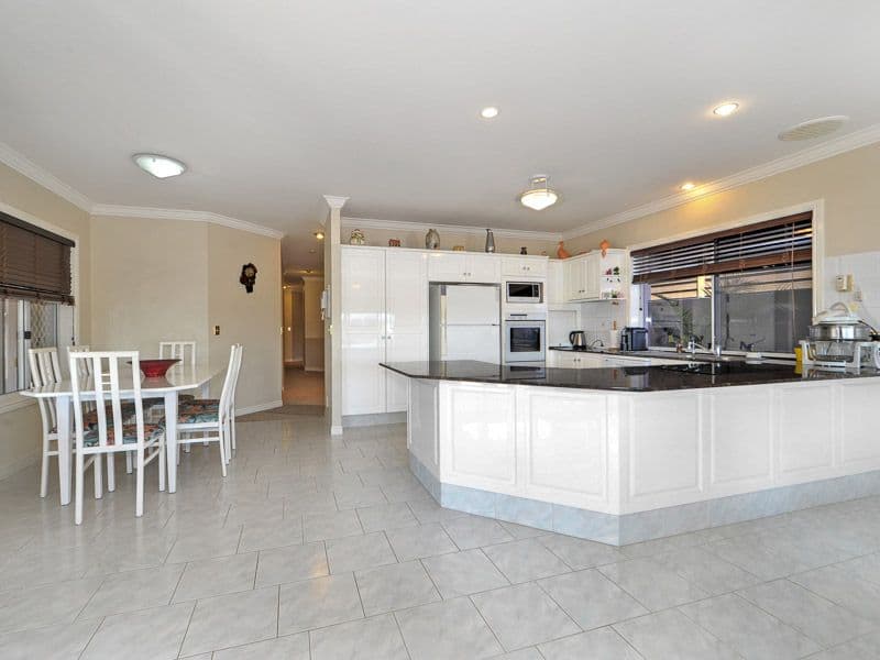 34 Anchorage Way, BIGGERA WATERS QLD 4216, Biggera Waters - Thumbnail 5