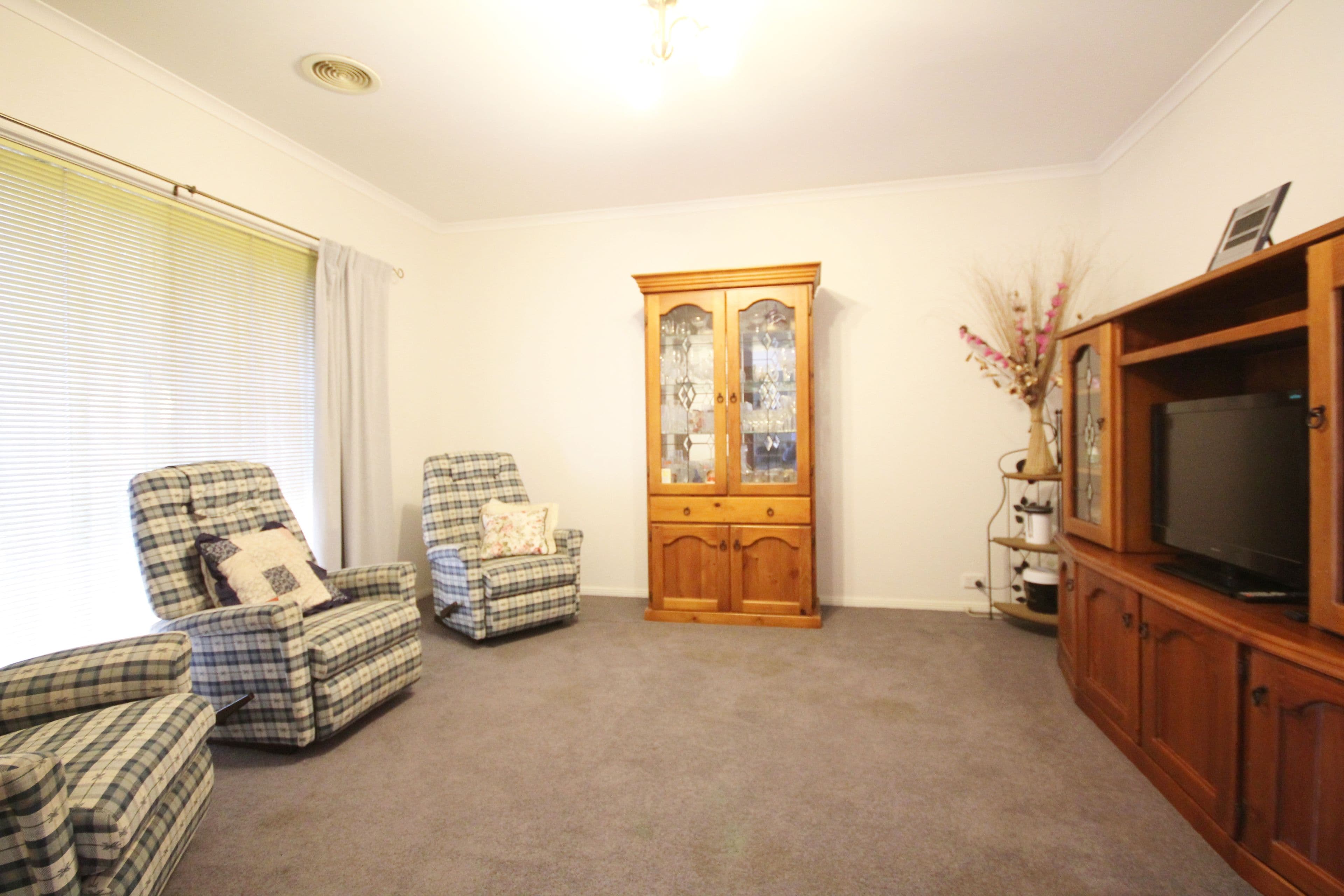9 Fraser Drive, Horsham VIC 3400, Horsham - Thumbnail 2