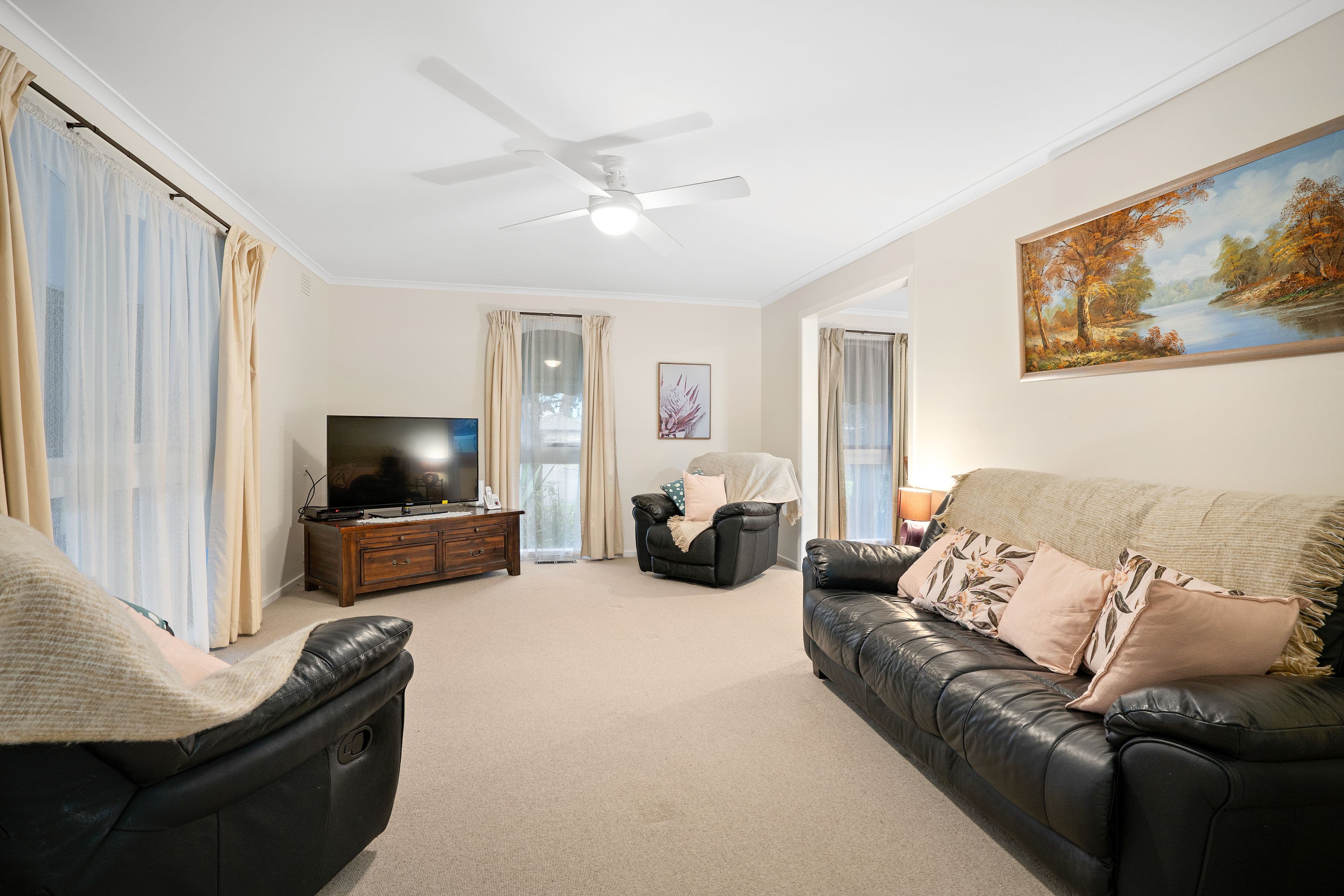 2 Ruskin Court, Bundoora VIC 3083, Bundoora - Thumbnail 2
