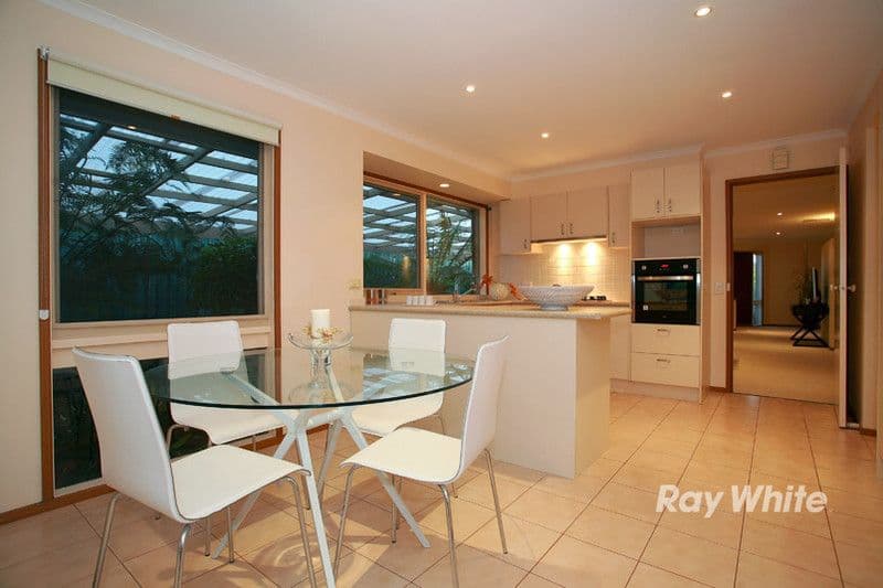 16 Dayan Drive, WANTIRNA SOUTH VIC 3152, Wantirna South - Thumbnail 3