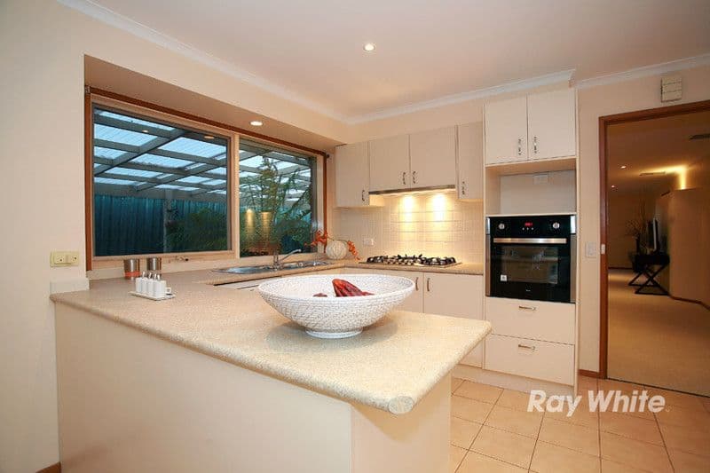 16 Dayan Drive, WANTIRNA SOUTH VIC 3152, Wantirna South - Thumbnail 5