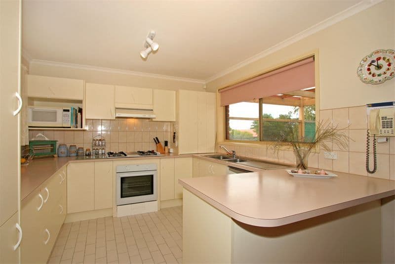 33  Hakea Drive, MOUNT MARTHA VIC 3934, Mount Martha - Thumbnail 3
