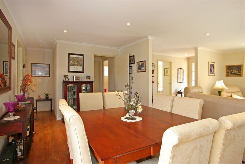 33  Hakea Drive, MOUNT MARTHA VIC 3934, Mount Martha - Thumbnail 4