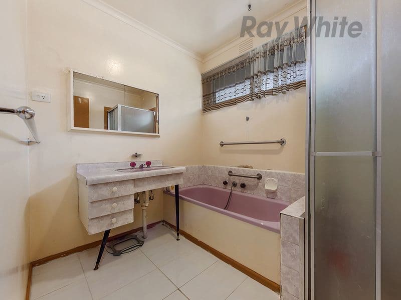 68 Mullhall Drive, St Albans VIC 3021, St Albans - Thumbnail 4