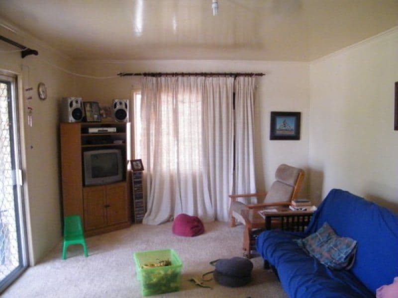 13 Wheeler Street, CHINCHILLA QLD 4413, Chinchilla - Thumbnail 3