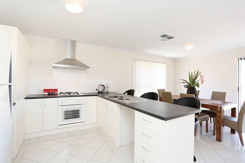24 Pinkgum Avenue, ALDINGA BEACH SA 5173, Aldinga Beach - Thumbnail 2