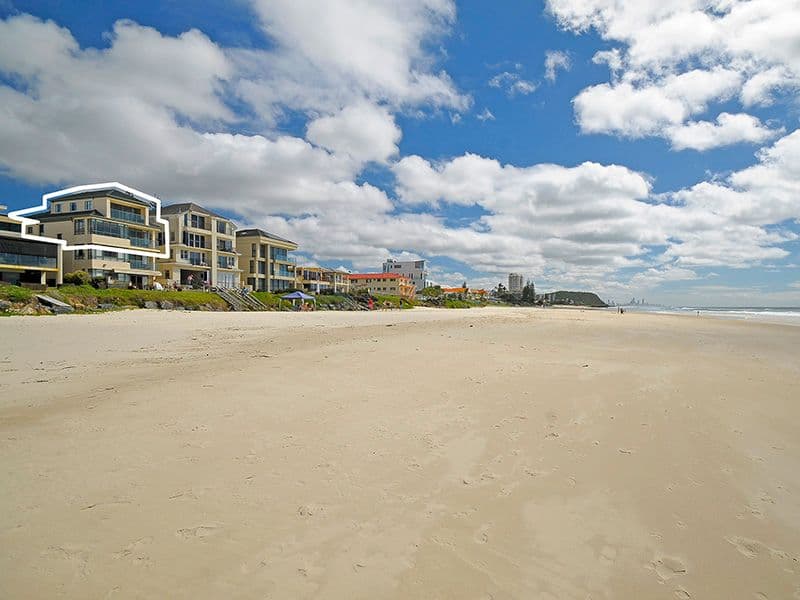 209 Jefferson Lane, PALM BEACH QLD 4221, Palm Beach - Thumbnail 2