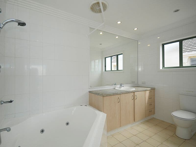 209 Jefferson Lane, PALM BEACH QLD 4221, Palm Beach - Thumbnail 8