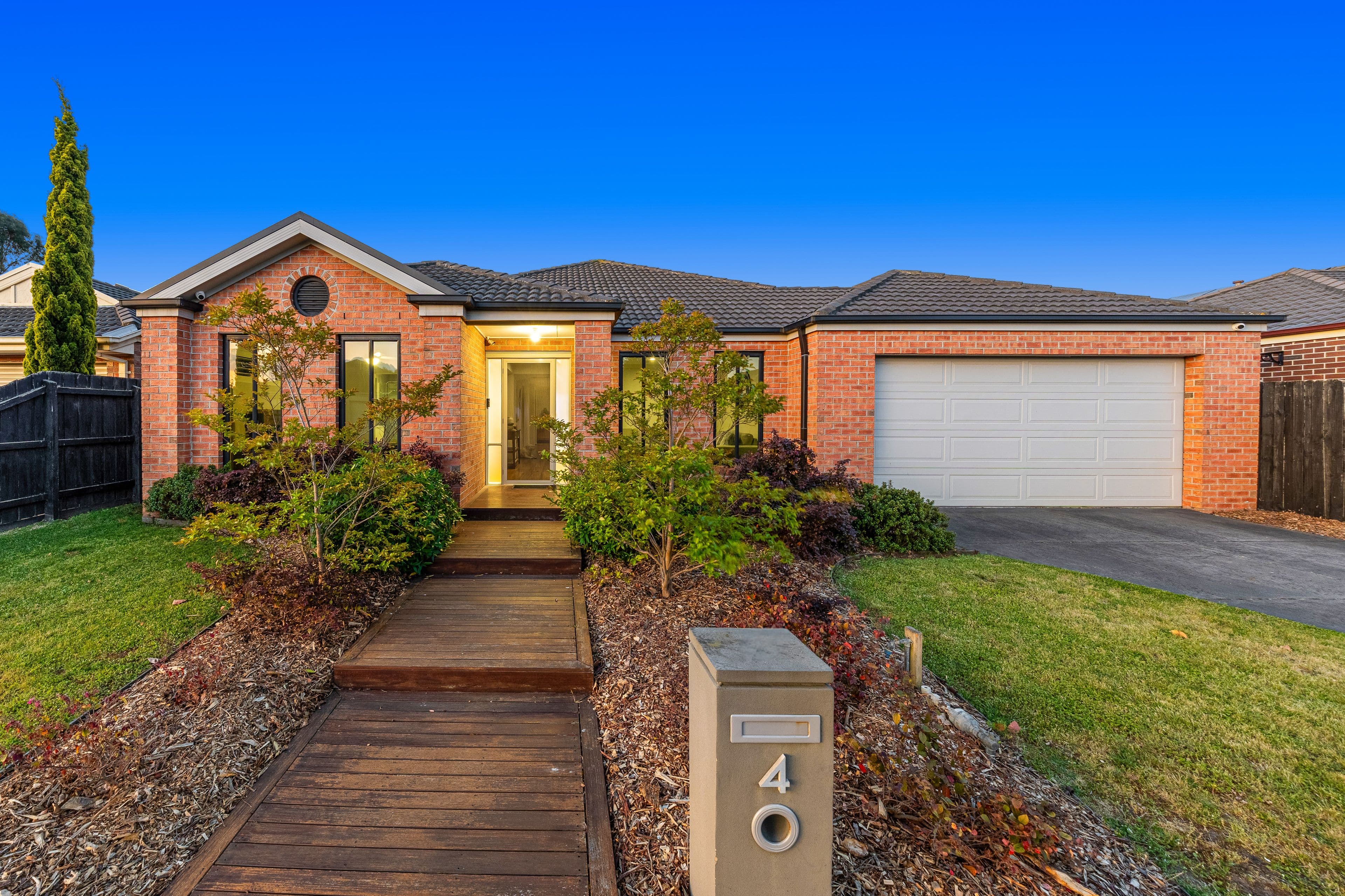 4 St Mellion Court, Cranbourne VIC 3977, Cranbourne - Image 1