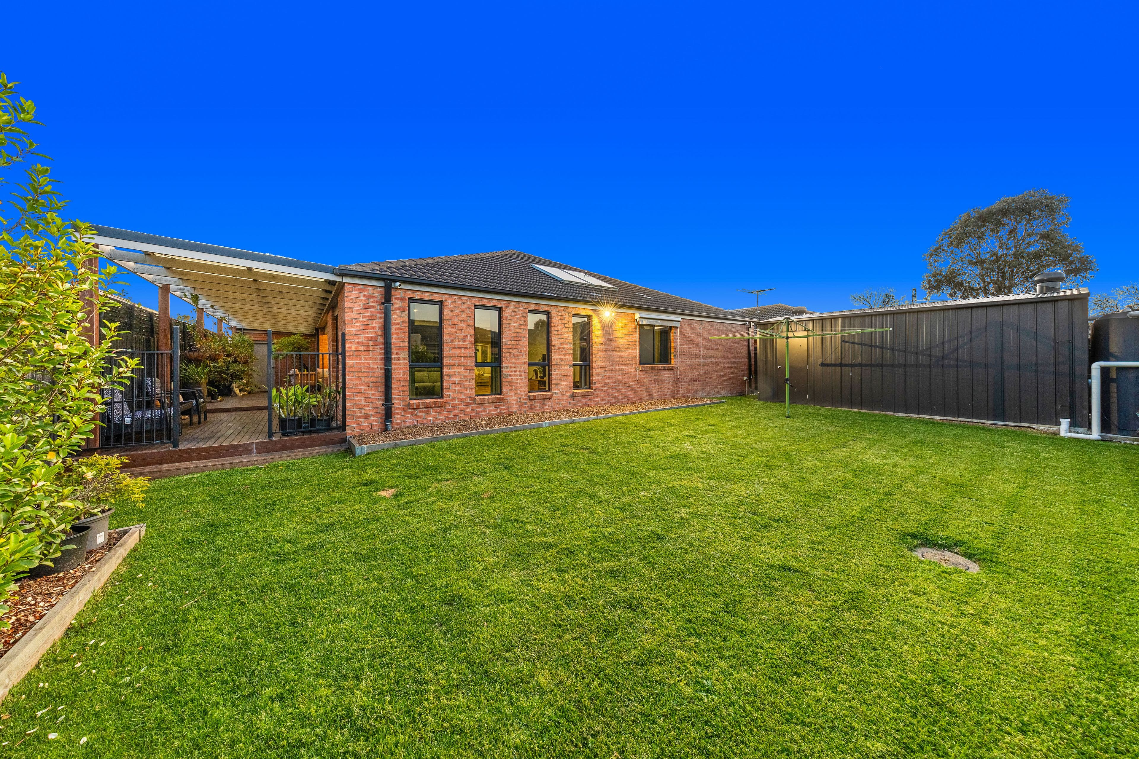 4 St Mellion Court, Cranbourne VIC 3977, Cranbourne - Thumbnail 2