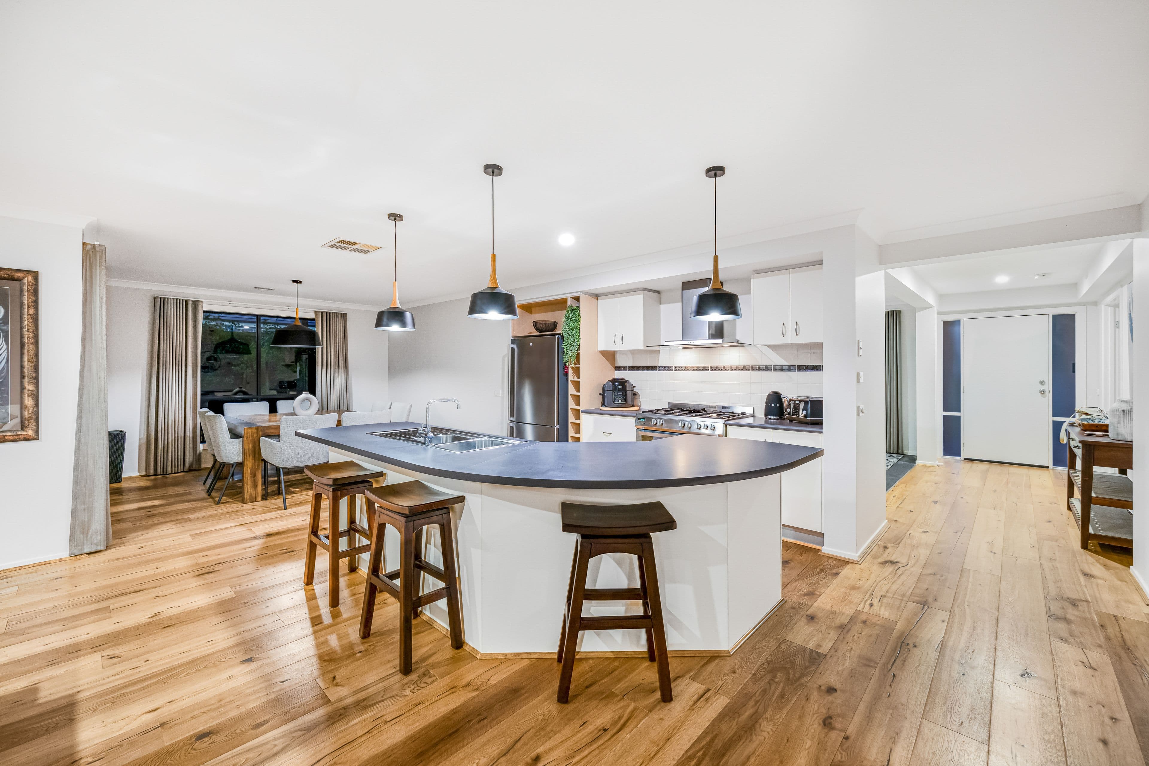 4 St Mellion Court, Cranbourne VIC 3977, Cranbourne - Thumbnail 5