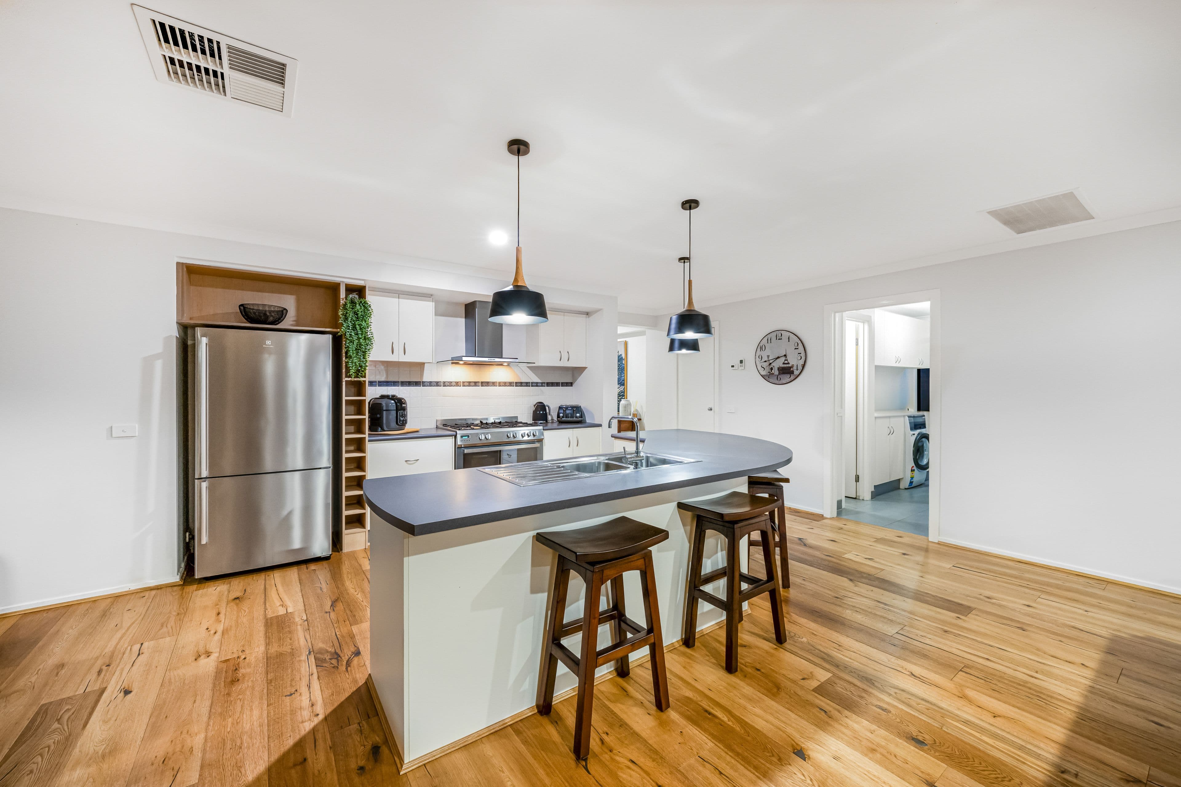 4 St Mellion Court, Cranbourne VIC 3977, Cranbourne - Thumbnail 6