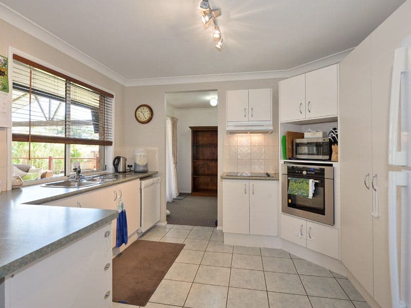24 Agnes Court, DECEPTION BAY QLD 4508, Deception Bay - Thumbnail 2