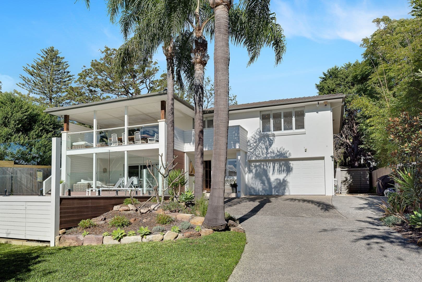 100 Seaforth Crescent, Seaforth - Thumbnail 2