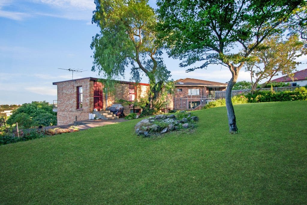 10 Highland Crescent, Earlwood NSW 2206, Earlwood - Thumbnail 2