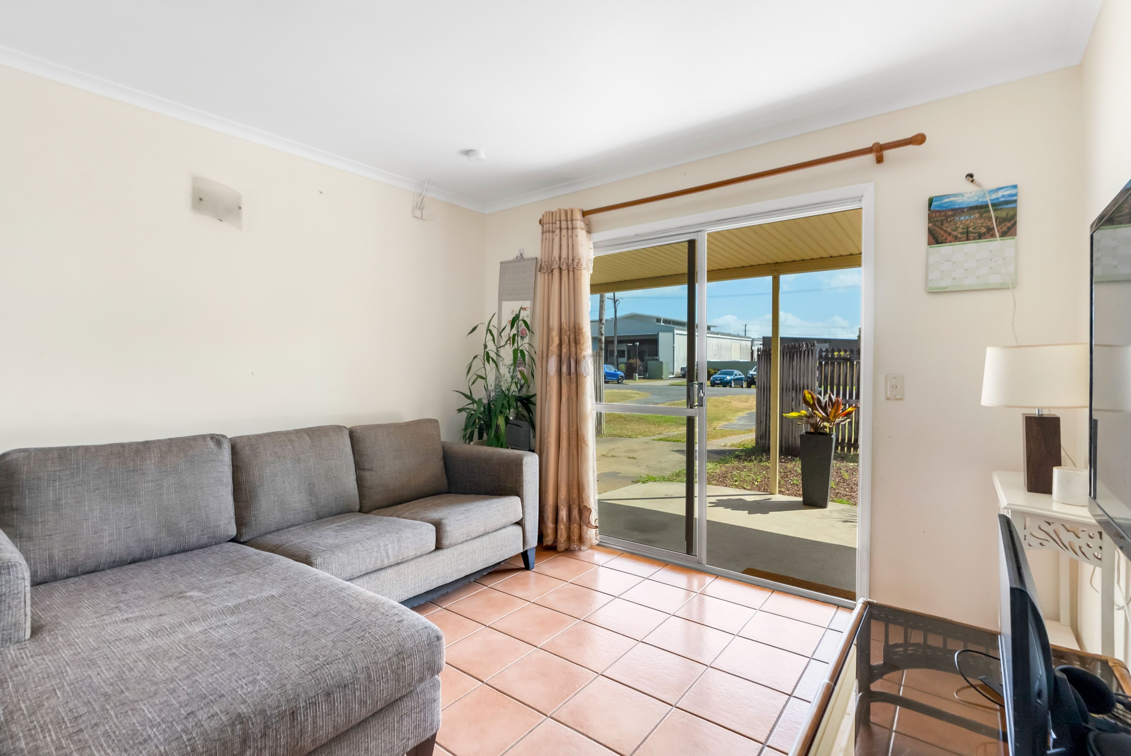9 Dillon Street, Bungalow QLD 4870, Bungalow - Thumbnail 2