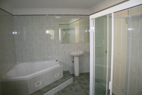 10 Greenway Place, MOUNT GAMBIER SA 5290, Mount Gambier - Thumbnail 4