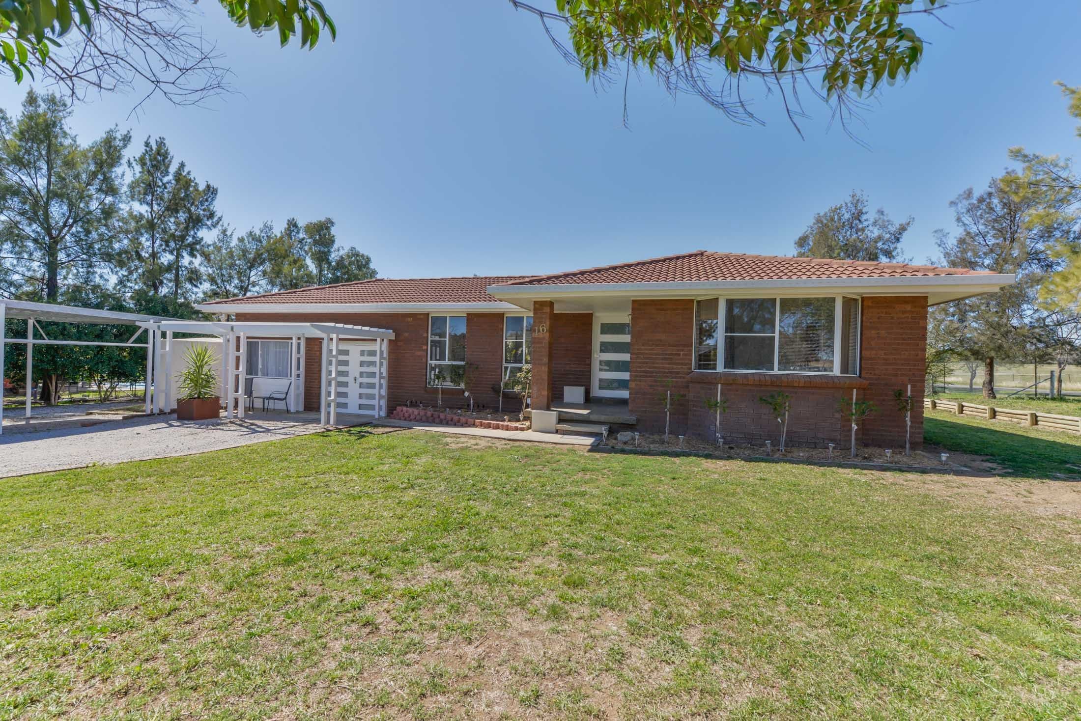 16 Ralfe Road, Tamworth NSW 2340, Tamworth - Image 1