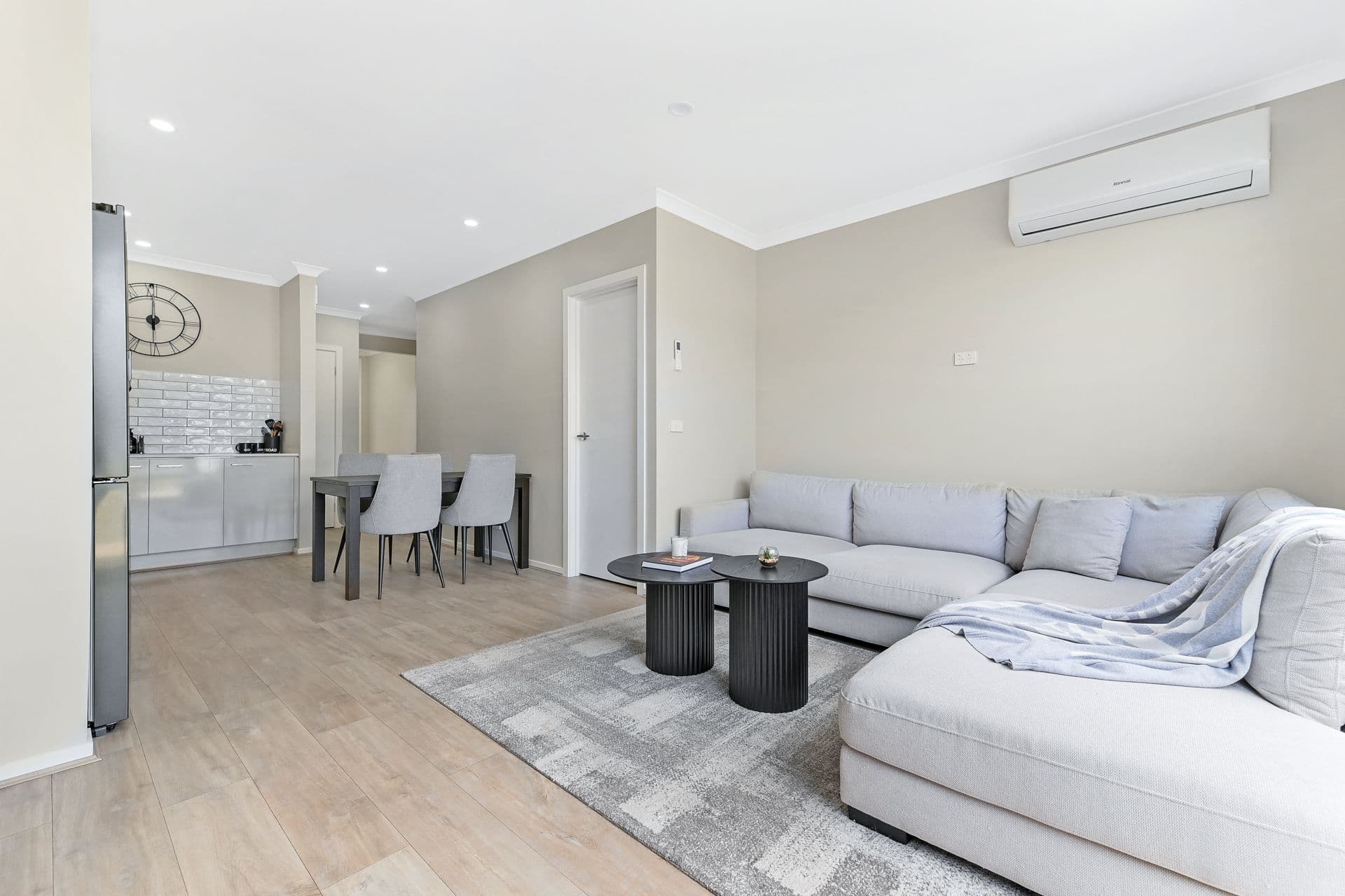 196 Carnival Boulevard, Berwick VIC 3806, Berwick - Thumbnail 4
