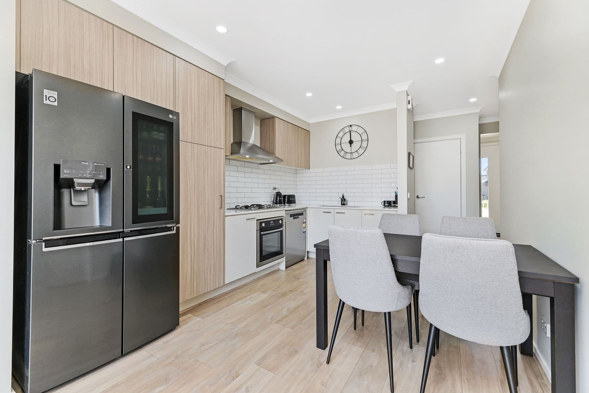 196 Carnival Boulevard, Berwick VIC 3806, Berwick - Thumbnail 5