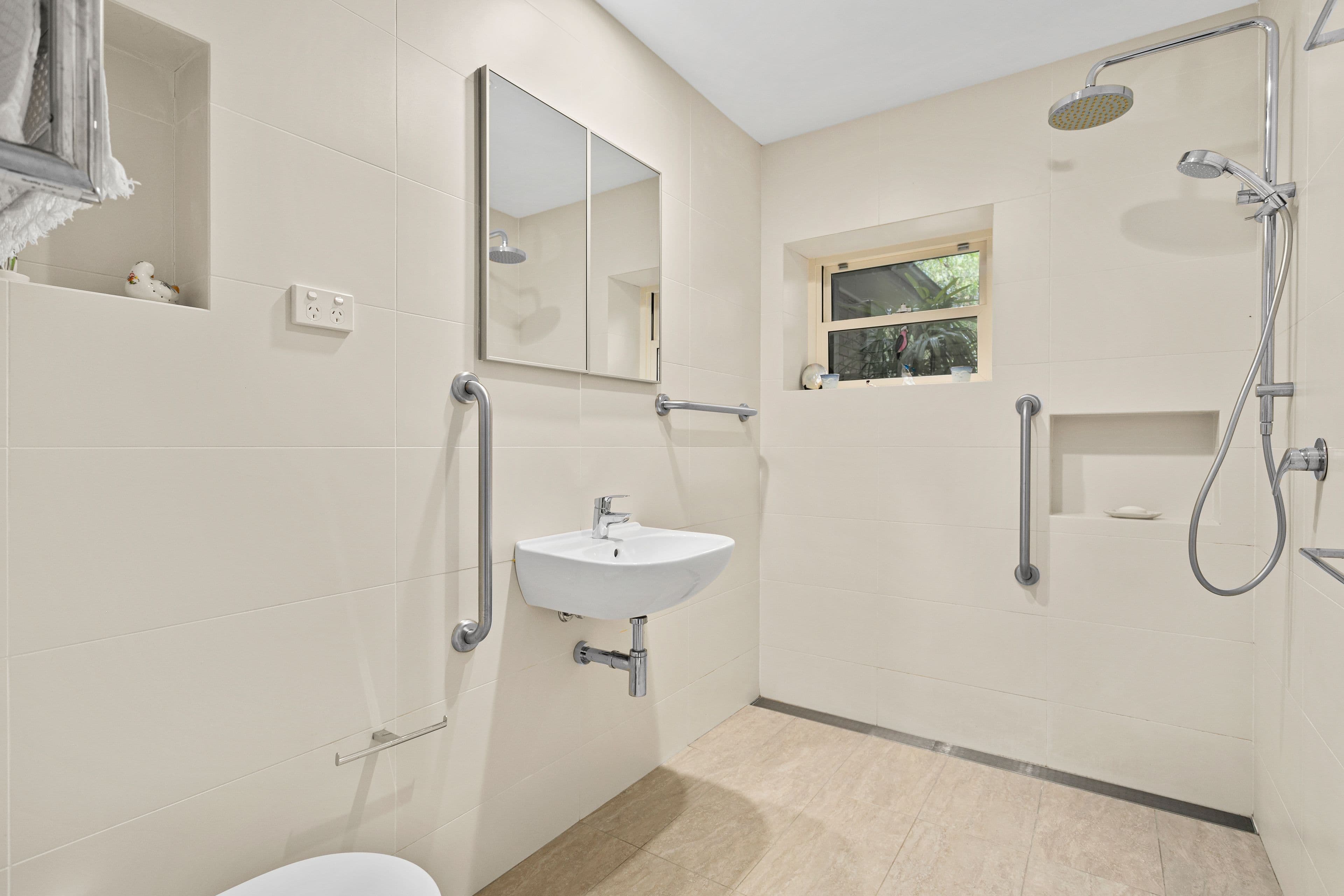 2 Koorabel Street, Lugarno NSW 2210, Lugarno - Thumbnail 7