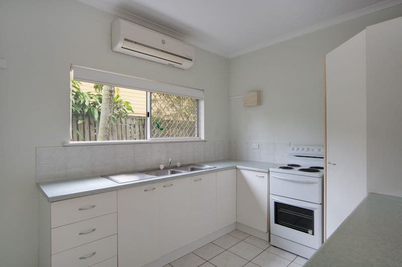 217 McCoombe Street, BUNGALOW QLD 4870, Bungalow - Thumbnail 3