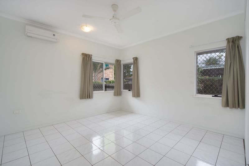 217 McCoombe Street, BUNGALOW QLD 4870, Bungalow - Thumbnail 4