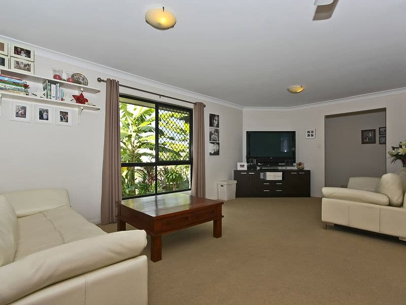 14 Freesia Court, ORMEAU QLD 4208, Ormeau - Thumbnail 4