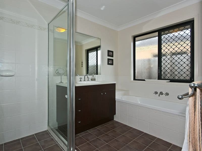 14 Freesia Court, ORMEAU QLD 4208, Ormeau - Thumbnail 8