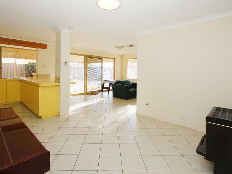 31 Sayer Crescent, GOSNELLS WA 6110, Gosnells - Thumbnail 6