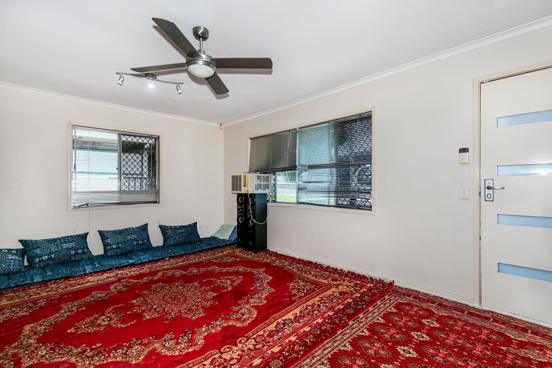 4 Wilde Street, Kingston QLD 4114, Kingston - Thumbnail 3