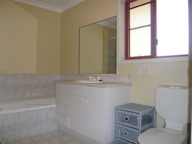 111 Greenacre Drive, PARKWOOD QLD 4214, Parkwood - Thumbnail 5
