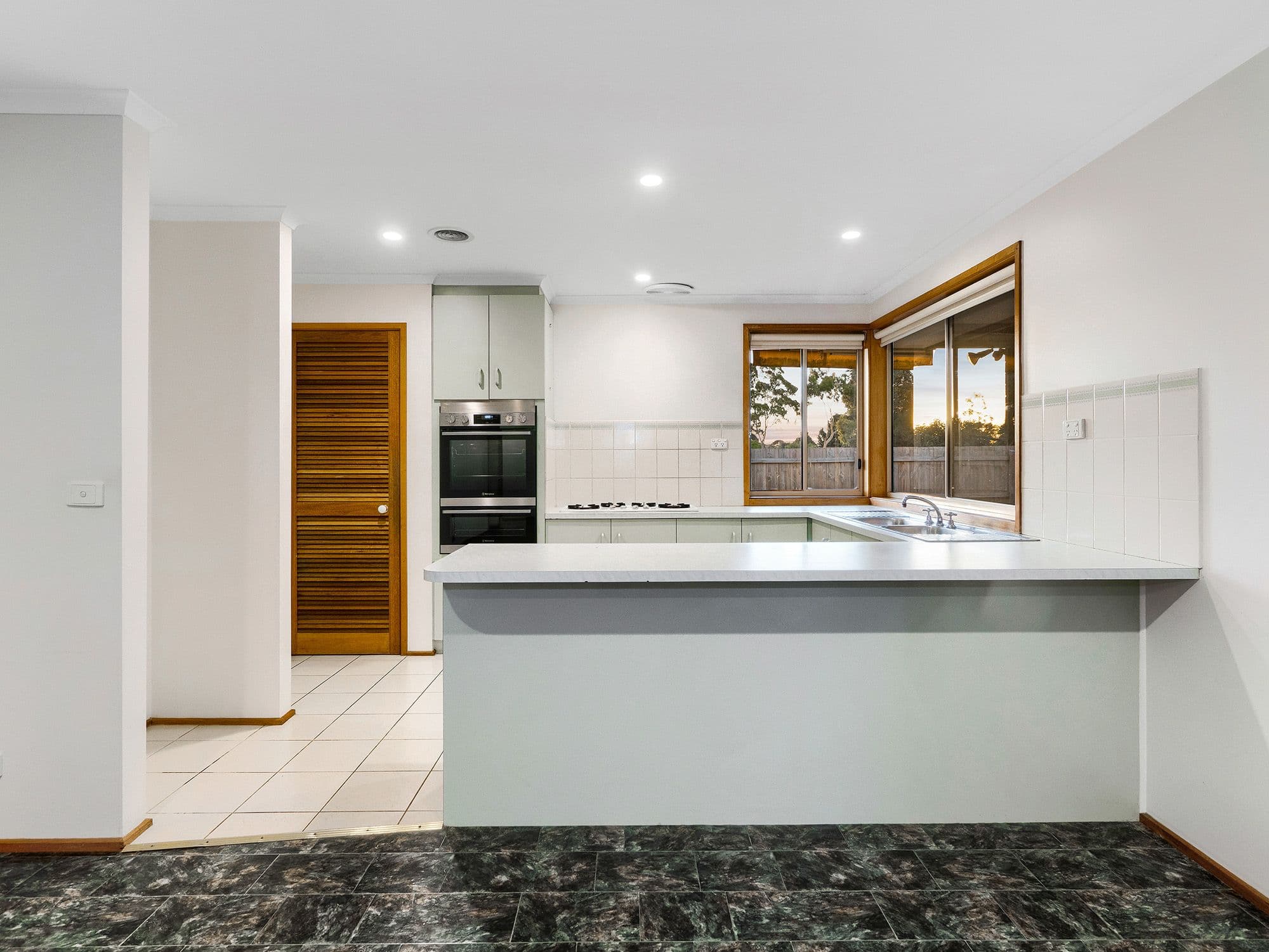 9 Ballanee Grove, Cranbourne North VIC 3977, Cranbourne North - Thumbnail 5