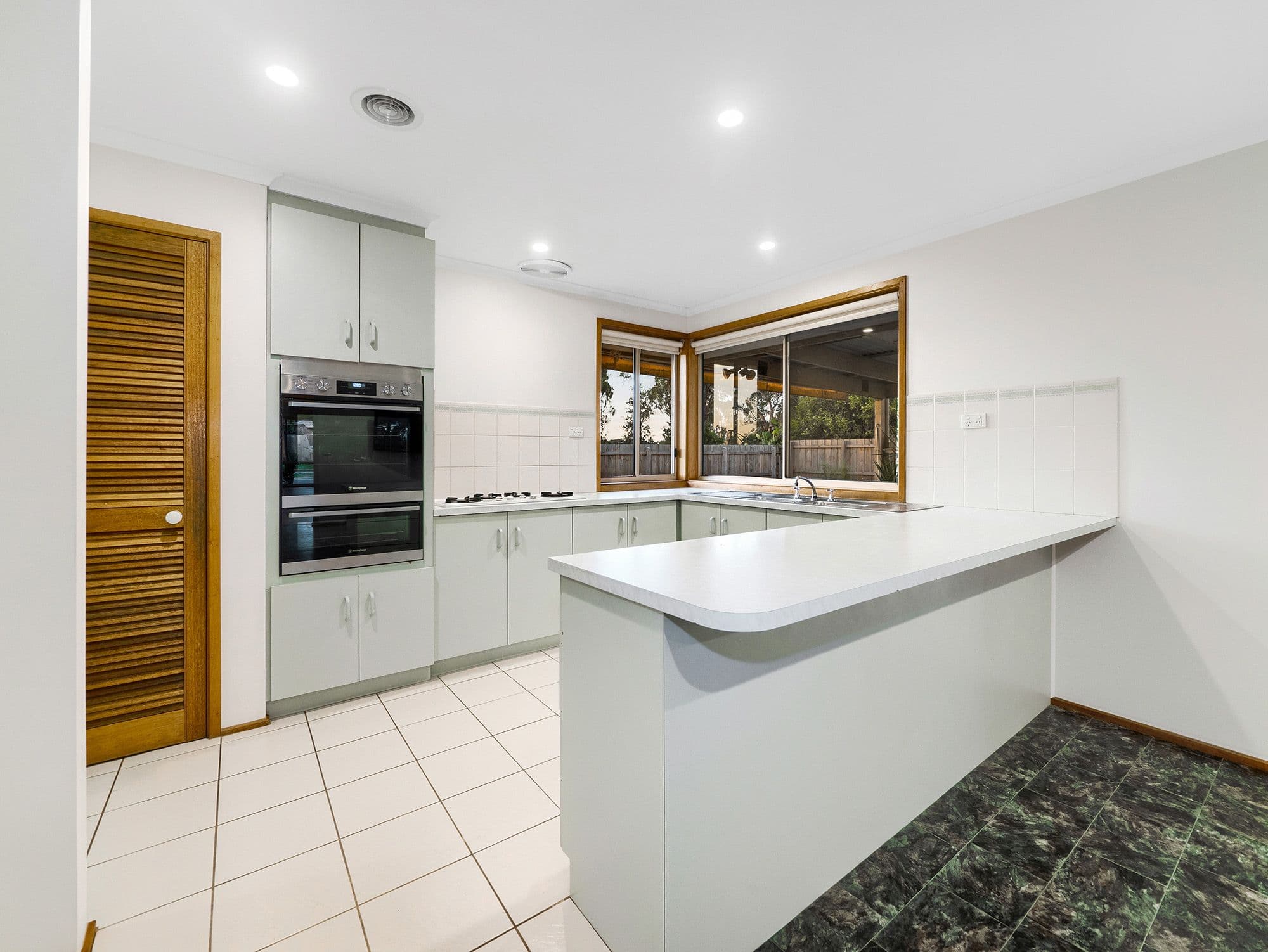9 Ballanee Grove, Cranbourne North VIC 3977, Cranbourne North - Thumbnail 6