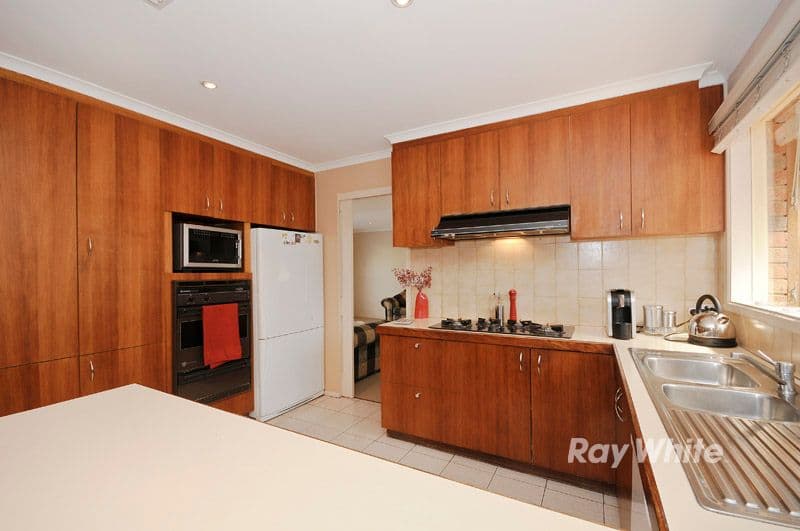 8 Haideh Place, WANTIRNA SOUTH VIC 3152, Wantirna South - Thumbnail 4