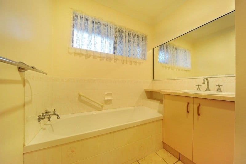 37 Gardenia Street, PROSERPINE QLD 4800, Proserpine - Thumbnail 5