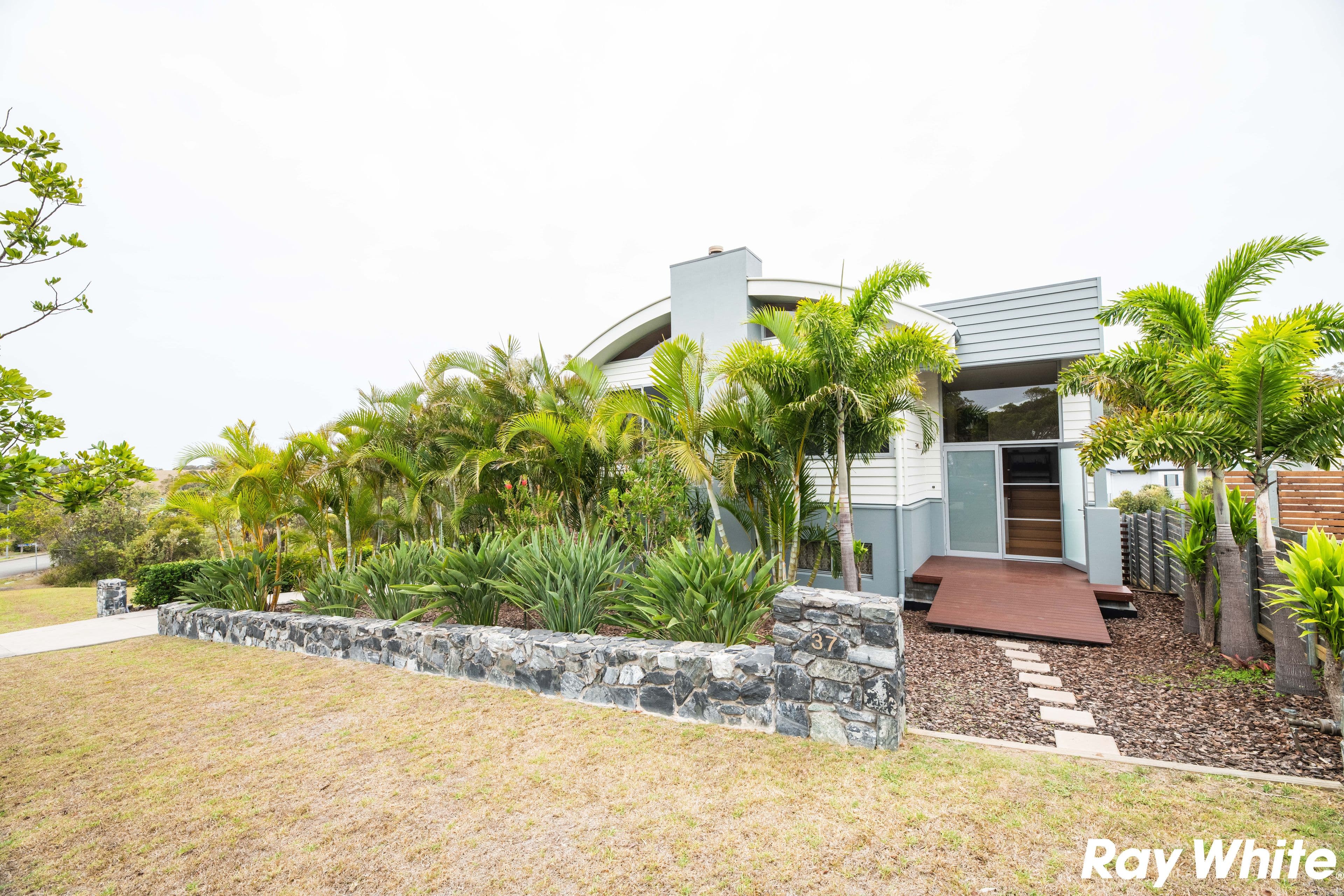 37 Cottesloe Circuit, Red Head - Image 1
