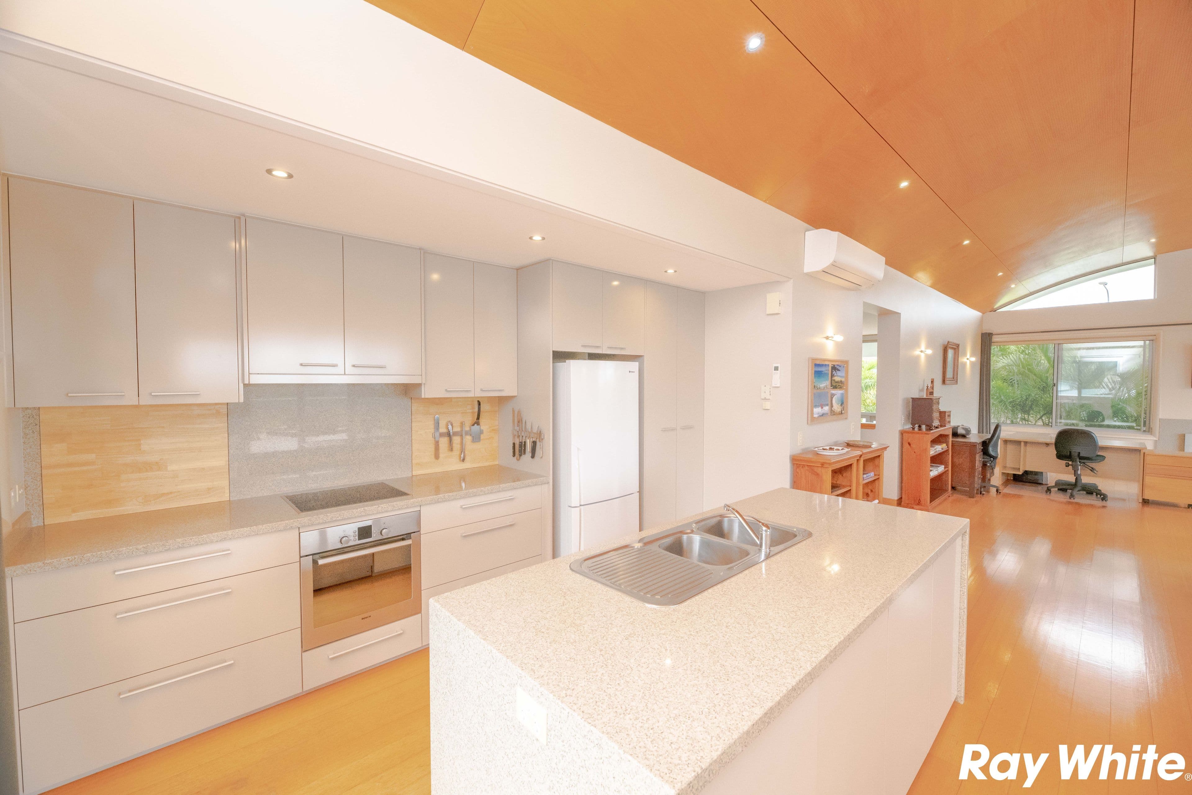 37 Cottesloe Circuit, Red Head - Thumbnail 2