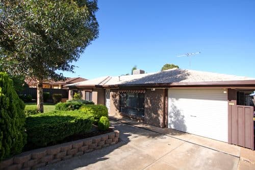 24 Kanimbla Crescent, CRAIGMORE SA 5114, Craigmore - Thumbnail 3